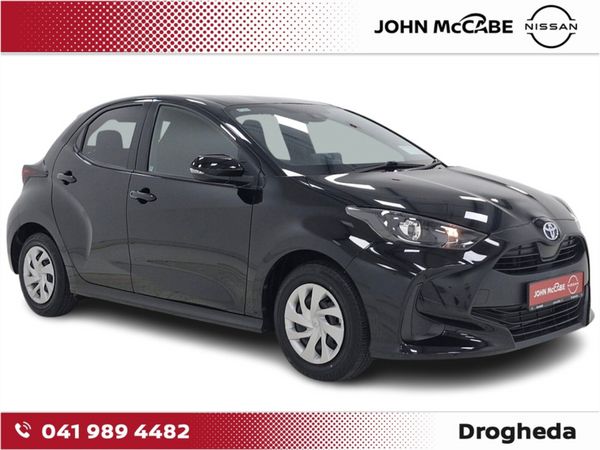 Toyota Yaris Hatchback, Petrol Hybrid, 2023, Black
