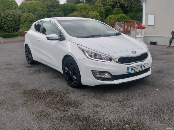 Kia Ceed Hatchback, Diesel, 2015, White