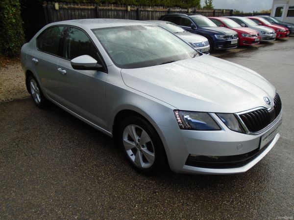 Skoda Octavia Saloon, Diesel, 2019, Grey