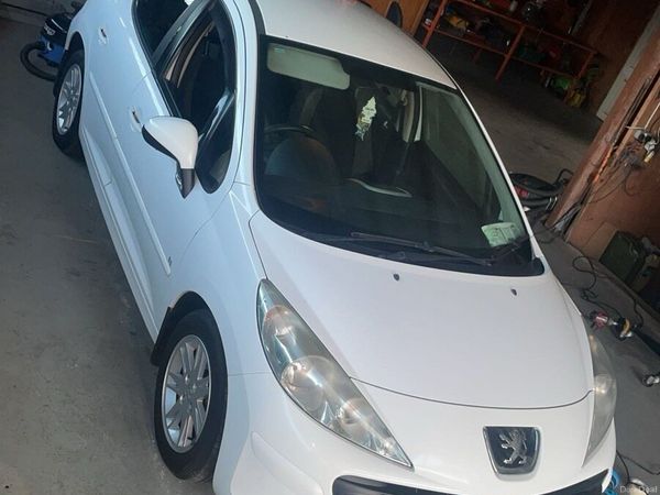 Peugeot 207 Hatchback, Diesel, 2010, White