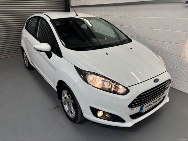 Ford Fiesta Hatchback, Petrol, 2015, White