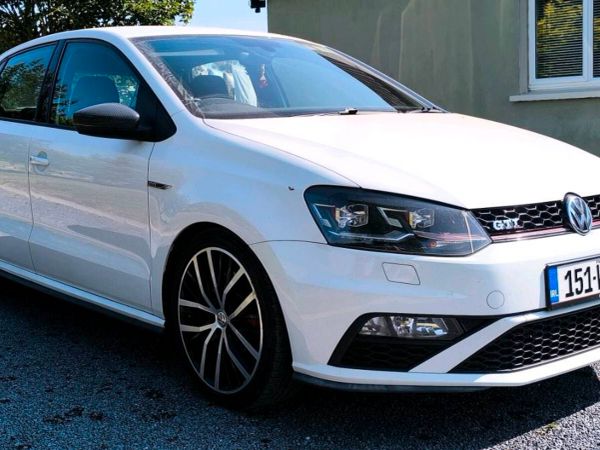 Volkswagen Polo Hatchback, Petrol, 2015, White