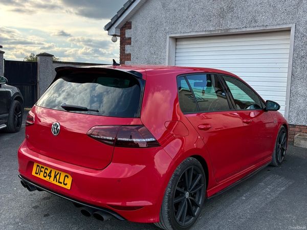 Volkswagen Golf Hatchback, Petrol, 2015, Red