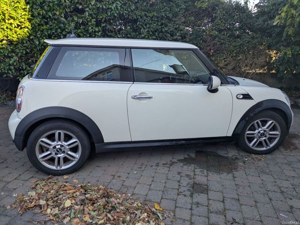 Mini Cooper Hatchback, Diesel, 2014, White