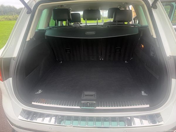 Volkswagen Touareg SUV, Diesel, 2018, White