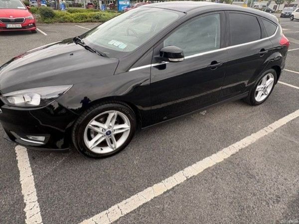 Ford Focus Hatchback, Petrol, 2016, Black