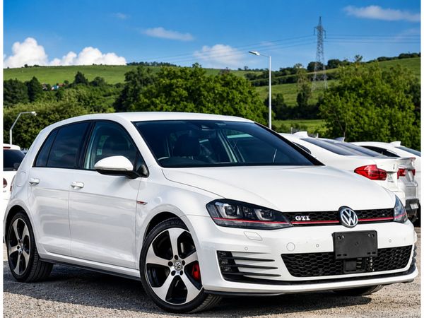 Volkswagen Golf Hatchback, Petrol, 2014, White