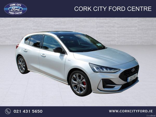 Ford Focus Hatchback, Petrol, 2023, Grey