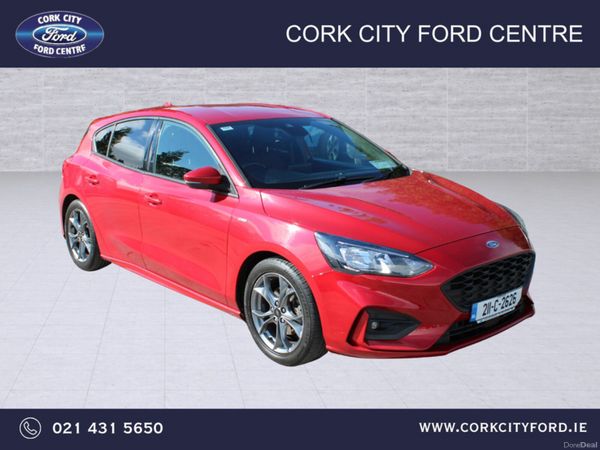 Ford Focus Hatchback, Petrol Hybrid, 2021, Red