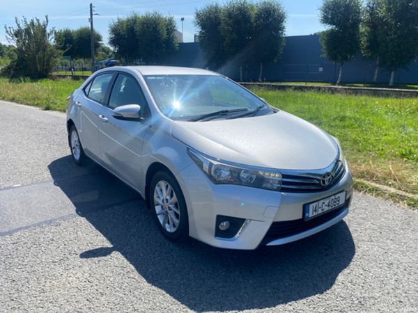 Toyota Corolla Saloon, Diesel, 2014, Silver