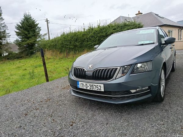 Skoda Octavia Saloon, Diesel, 2017, Grey