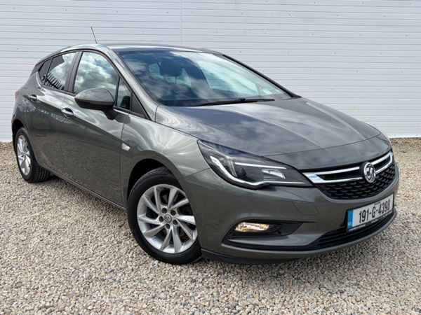 Vauxhall Astra Hatchback, Diesel, 2019, Grey