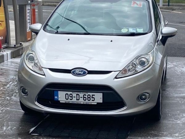 Ford Fiesta Hatchback, Petrol, 2009, Silver