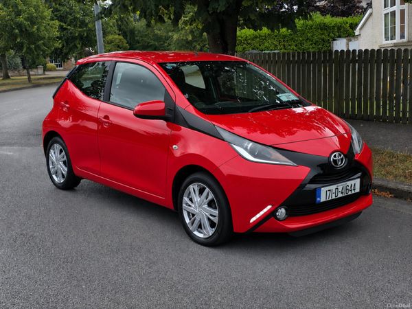 Toyota Aygo Hatchback, Petrol, 2017, Red