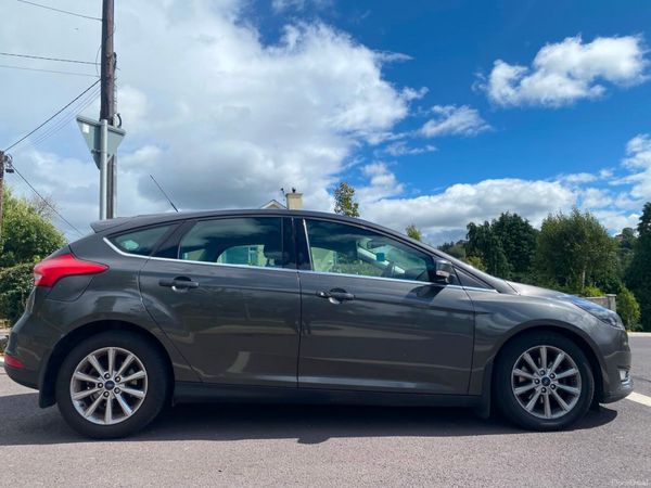 Ford Focus Hatchback, Diesel, 2017, Grey
