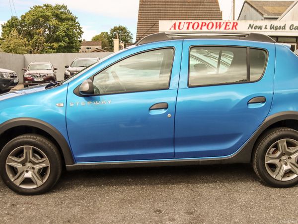 Dacia Sandero Stepway SUV, Petrol, 2019, Blue