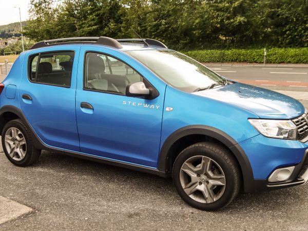 Dacia Sandero Stepway SUV, Petrol, 2019, Blue