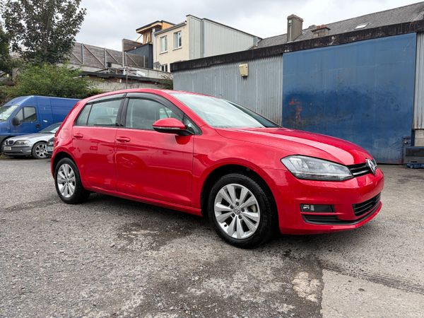 Volkswagen Golf Hatchback, Petrol, 2015, Red