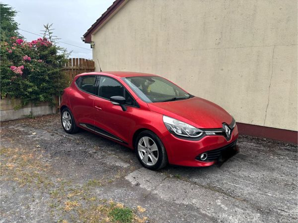 Renault Clio Hatchback, Diesel, 2016, Red