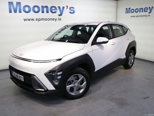 Hyundai KONA MPV, Petrol, 2023, White