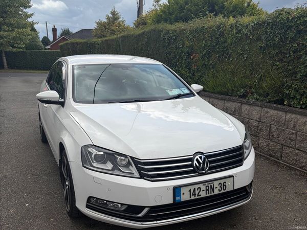 Volkswagen Passat Saloon, Diesel, 2014, White