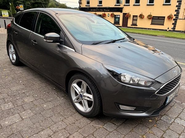 Ford Focus Hatchback, Petrol, 2015, Grey