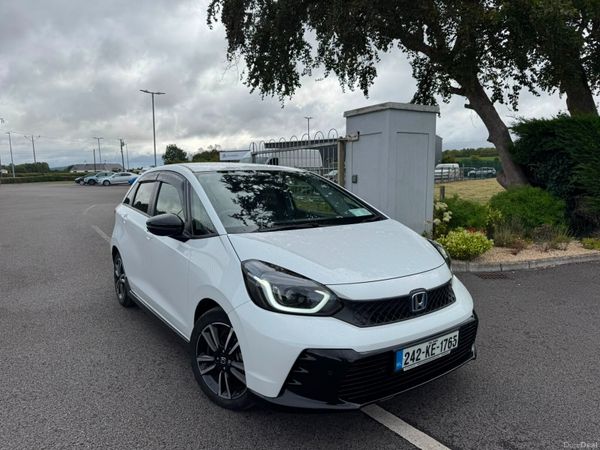 Honda Jazz Hatchback, Petrol Hybrid, 2024, White