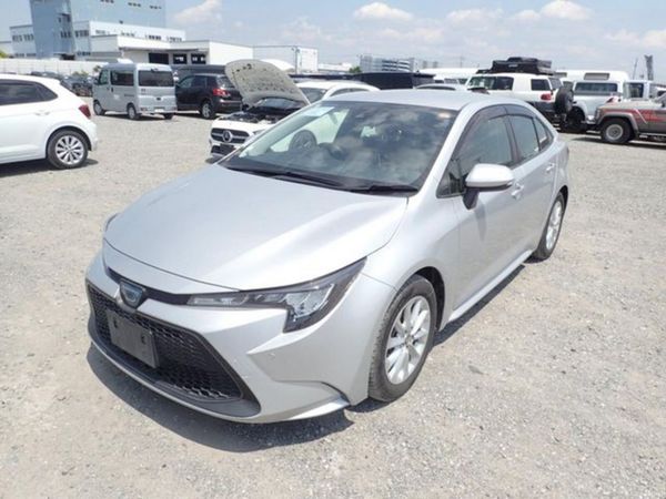 Toyota Corolla Saloon, Petrol Hybrid, 2021, Silver