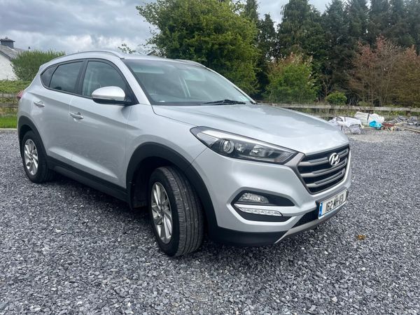 Hyundai Tucson SUV, Diesel, 2016, Silver