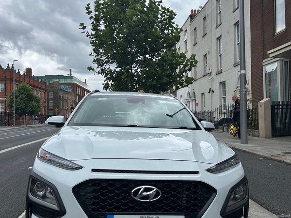 Hyundai KONA Hatchback, Petrol, 2018, White