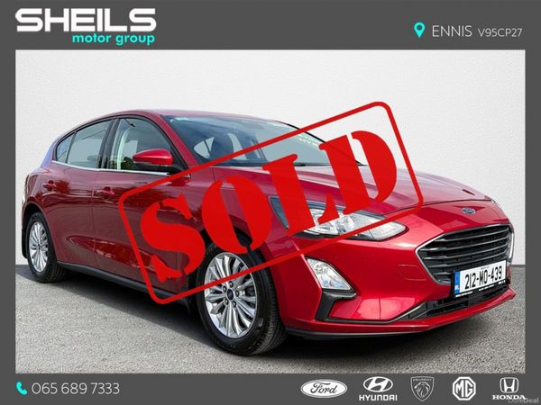 Ford Focus Hatchback, Petrol, 2021, Red