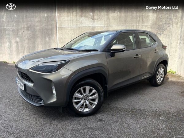 Toyota Yaris Cross SUV, Petrol Hybrid, 2024, Green