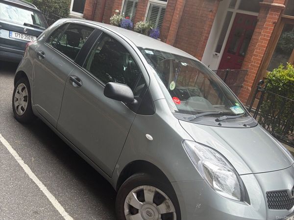 Toyota Yaris Hatchback, Petrol, 2007, Silver