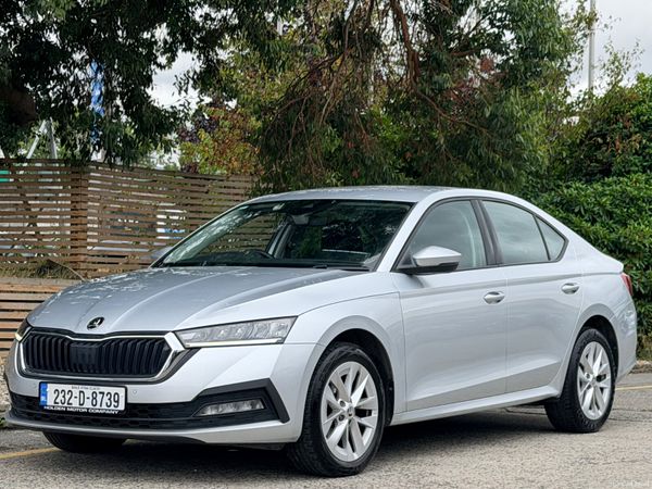 Skoda Octavia Saloon, Diesel, 2023, Grey