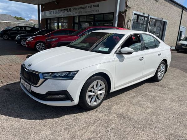 Skoda Octavia Saloon, Petrol, 2023, White