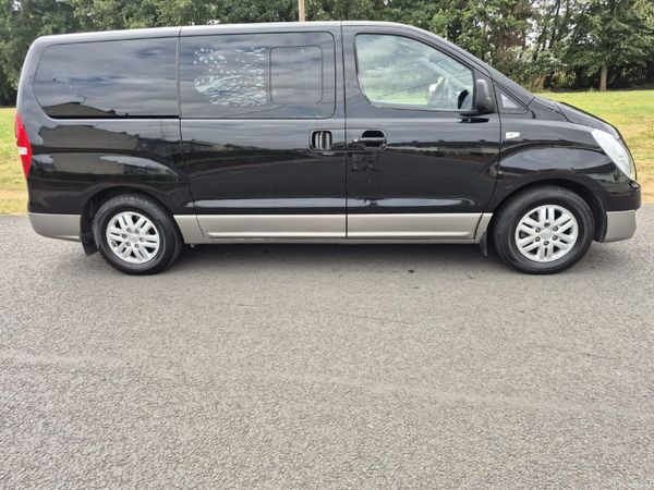 Hyundai i800 MPV, Diesel, 2017, Black