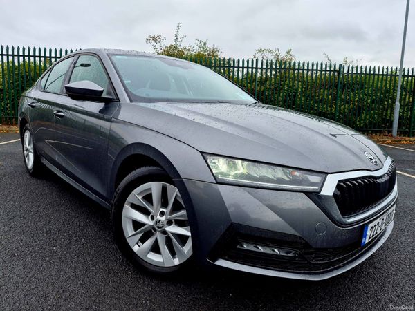 Skoda Octavia Saloon, Diesel, 2022, Grey