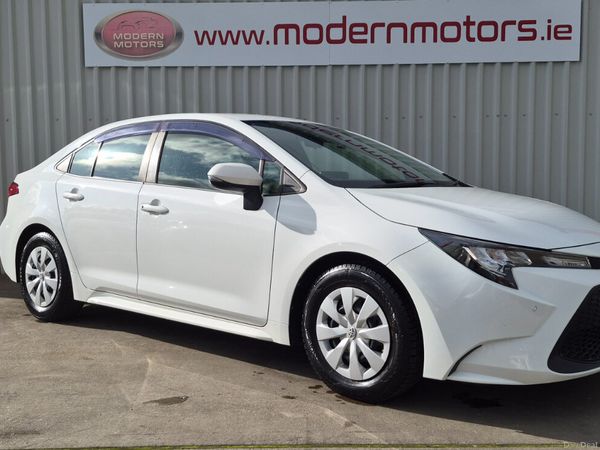 Toyota Corolla Saloon, Petrol Hybrid, 2021, White