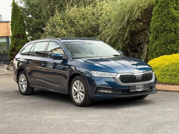 Skoda Octavia Estate, Diesel, 2022, Blue