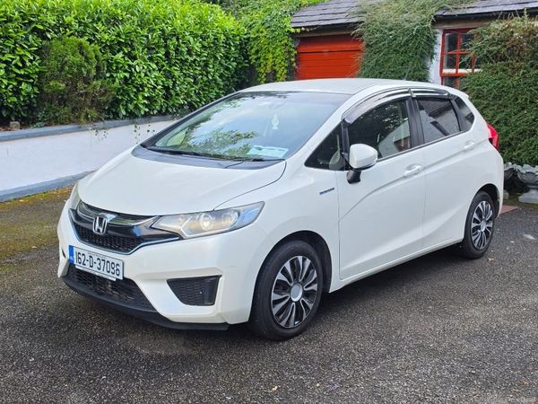 Honda Fit Hatchback, Petrol Hybrid, 2016, White