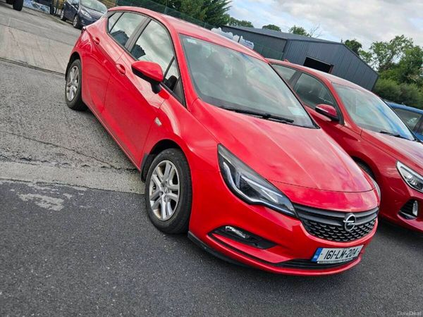 Opel Astra Hatchback, Diesel, 2016, Red
