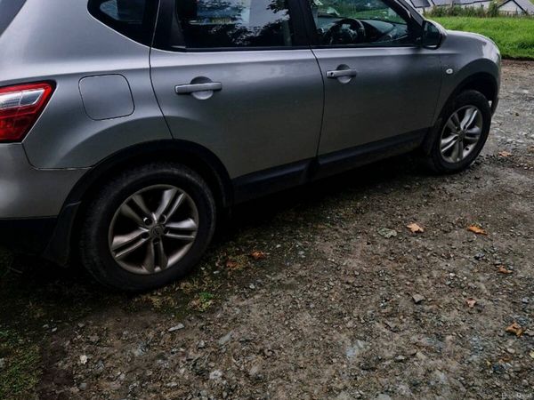 Nissan Qashqai Hatchback, Diesel, 2010, Silver