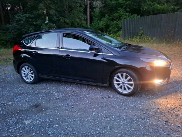 Ford Focus Hatchback, Petrol, 2017, Black