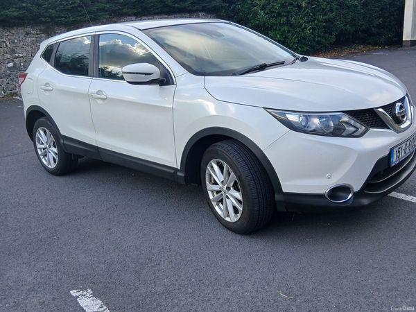 Nissan Qashqai Hatchback, Diesel, 2015, White