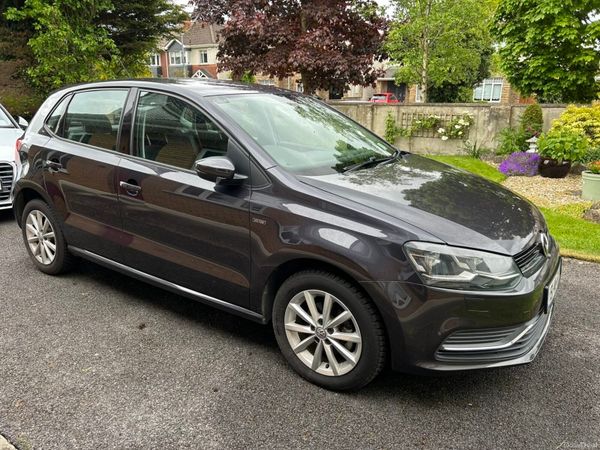 Volkswagen Polo Hatchback, Petrol, 2015, Grey