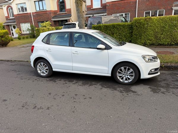 Volkswagen Polo Hatchback, Petrol, 2015, White