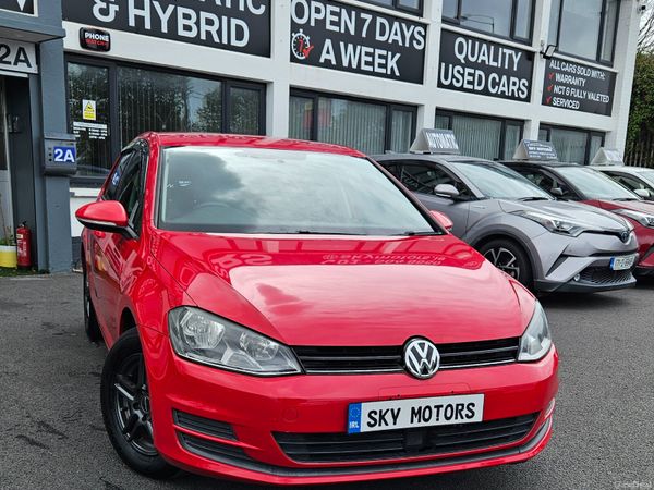 Volkswagen Golf Hatchback, Petrol, 2015, Red