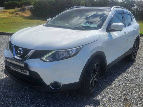 Nissan Qashqai Hatchback, Diesel, 2014, White