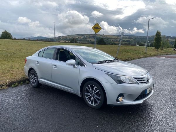 Toyota Avensis Saloon, Diesel, 2015, Silver