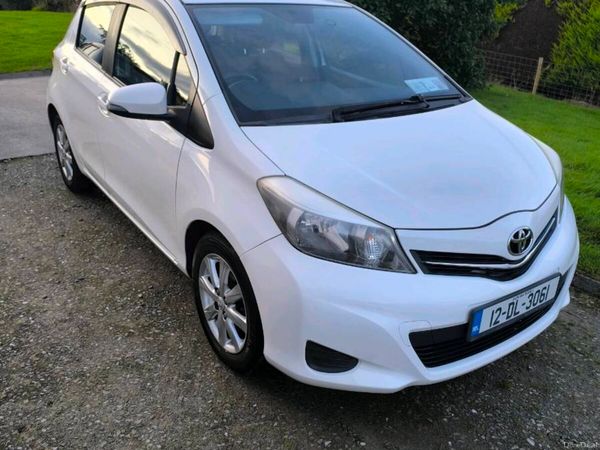 Toyota Yaris Hatchback, Petrol, 2012, White